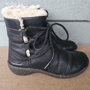 UGG Caspia Sherpa Lined Black Leather Ankle Boots Women's Size 7